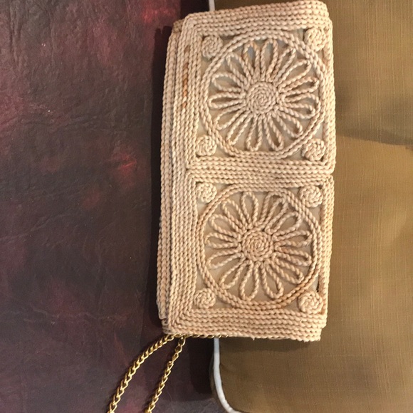 Mister Ernest detailed woven purse with gold strap - Picture 3 of 4